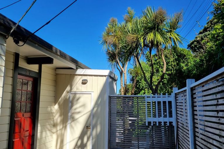 Photo of property in 29a Harbour View Road, Northland, Wellington, 6012