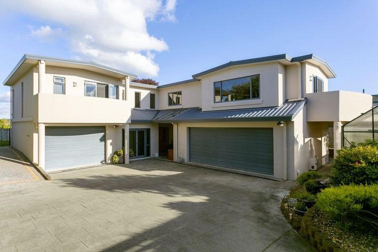Photo of property in 2/85 Harvey Street, Waipahihi, Taupo, 3330