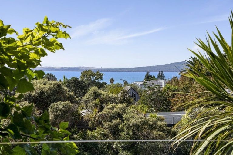 Photo of property in 3/40 Kowhai Road, Campbells Bay, Auckland, 0630