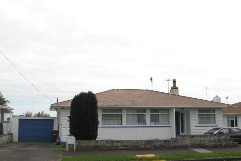 Photo of property in 9 Adventure Street, Marfell, New Plymouth, 4310