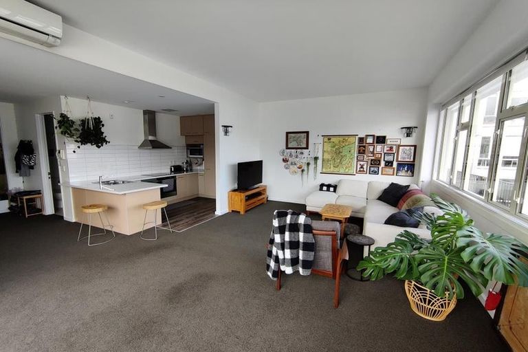 Photo of property in De Vere Apartments, 7/23 Tennyson Street, Te Aro, Wellington, 6011