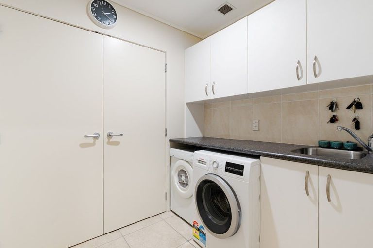 Photo of property in 15/72a Devonport Road, Tauranga, 3110