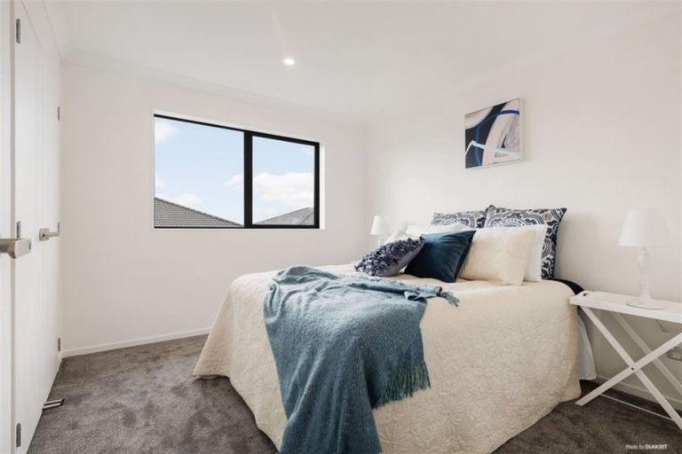 Photo of property in 71 Drumbuoy Drive, Flat Bush, Auckland, 2019