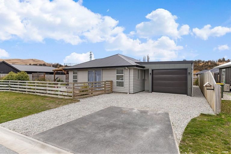 Photo of property in 15 Violet Way, Lower Shotover, Queenstown, 9304