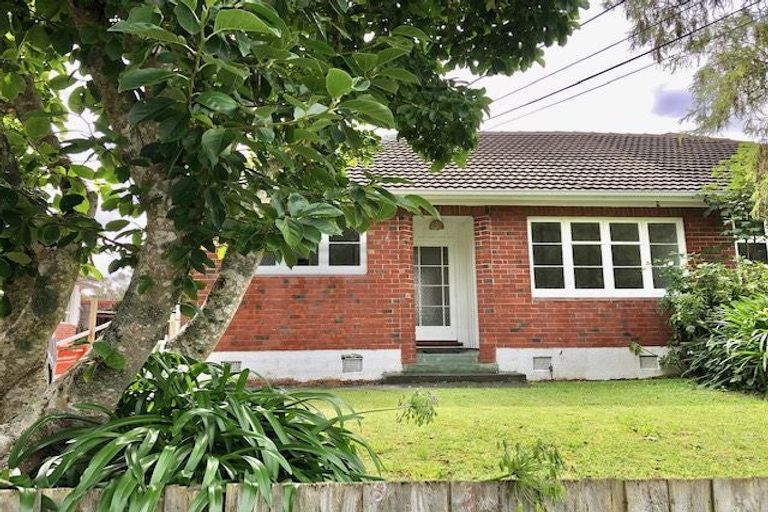 Photo of property in 271 Riverside Drive, Waterloo, Lower Hutt, 5011