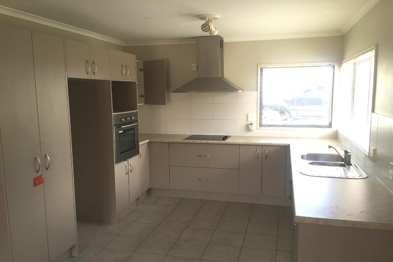 Photo of property in 70c Kayes Road, Pukekohe, 2120