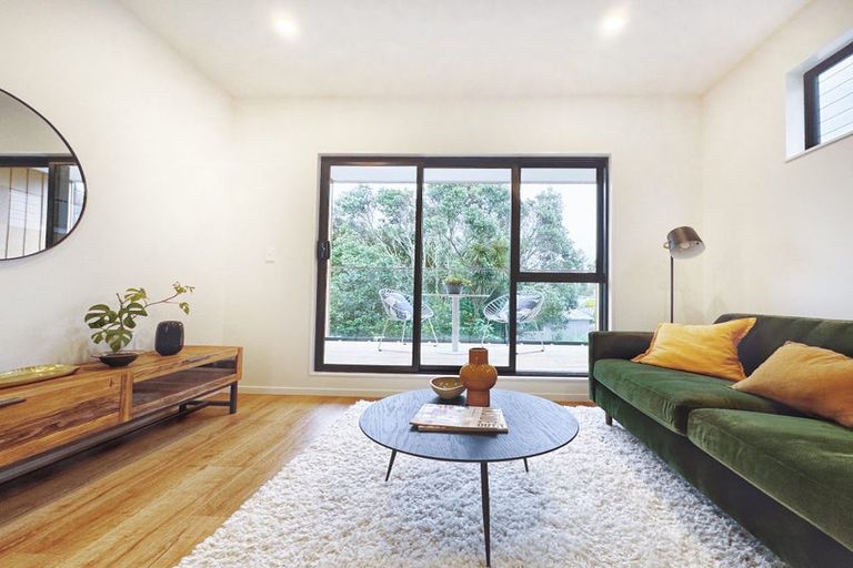 Photo of property in 11/9 Schnapper Rock Road, Greenhithe, Auckland, 0632