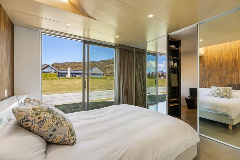 Photo of property in 6 Pounamu Avenue, Albert Town, Wanaka, 9305