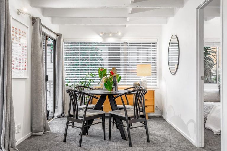 Photo of property in 1/29 Kemp Road, Massey, Auckland, 0614