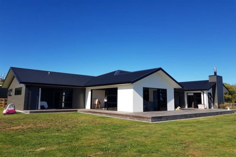 Photo of property in 171 Hickman Road, Urenui, 4375