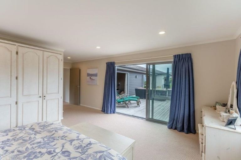 Photo of property in 5 Moss Lane, Raumati Beach, Paraparaumu, 5032