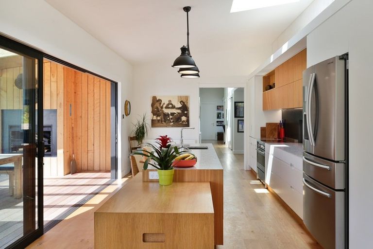 Photo of property in 6 Kuiwai Drive, Rainbow Point, Taupo, 3330