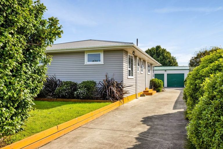 Photo of property in 2 Maire Street, Hawera, 4610