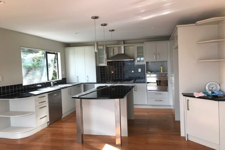 Photo of property in 180 Schnapper Rock Road, Schnapper Rock, Auckland, 0632