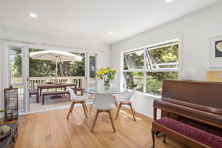 Photo of property in 2/24 Mariposa Crescent, Birkenhead, Auckland, 0626