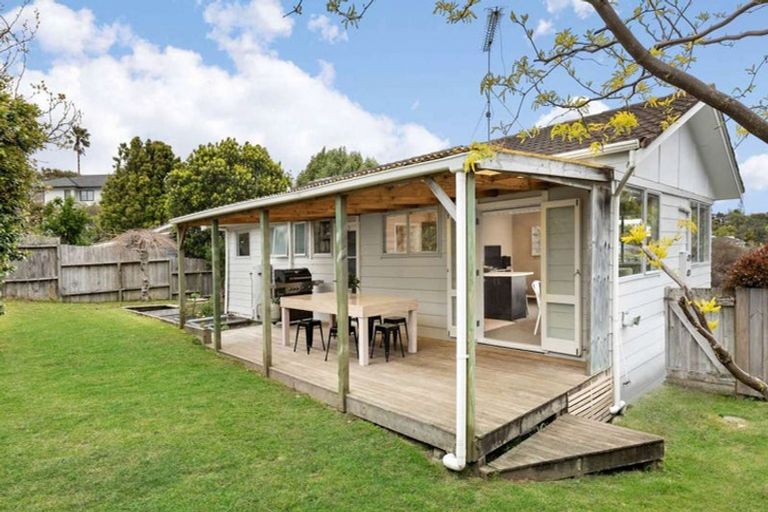 Photo of property in 132 Awaruku Road, Torbay, Auckland, 0630