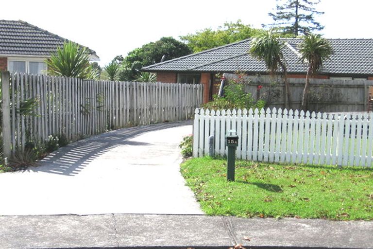 Photo of property in 15a Rixon Place, Te Atatu Peninsula, Auckland, 0610