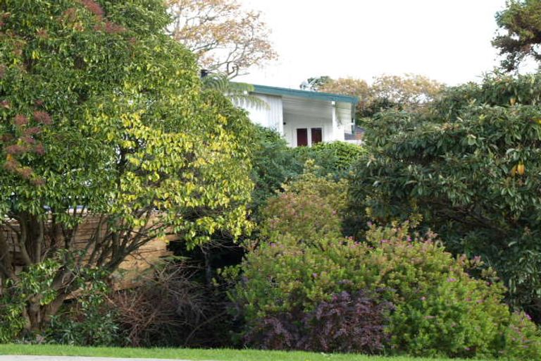 Photo of property in 4 Rangitoto View Road, Cockle Bay, Auckland, 2014