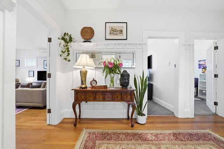 Photo of property in 127 Weston Road, St Albans, Christchurch, 8052