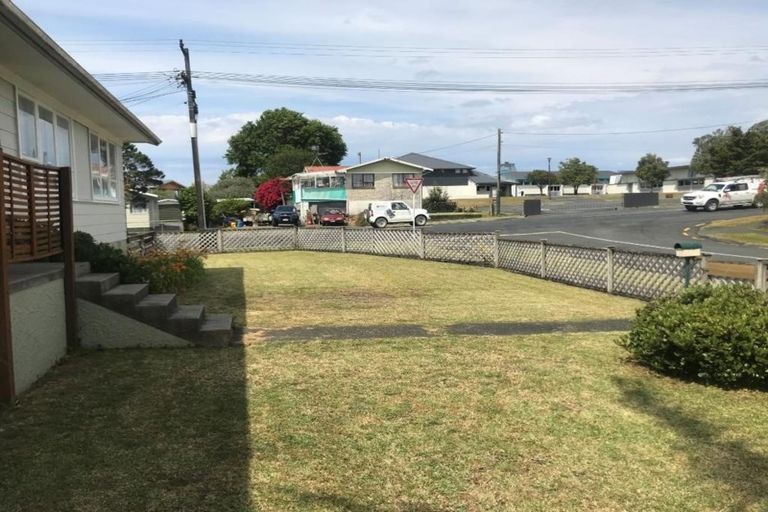 Photo of property in 2 Winston Street, Tikipunga, Whangarei, 0112