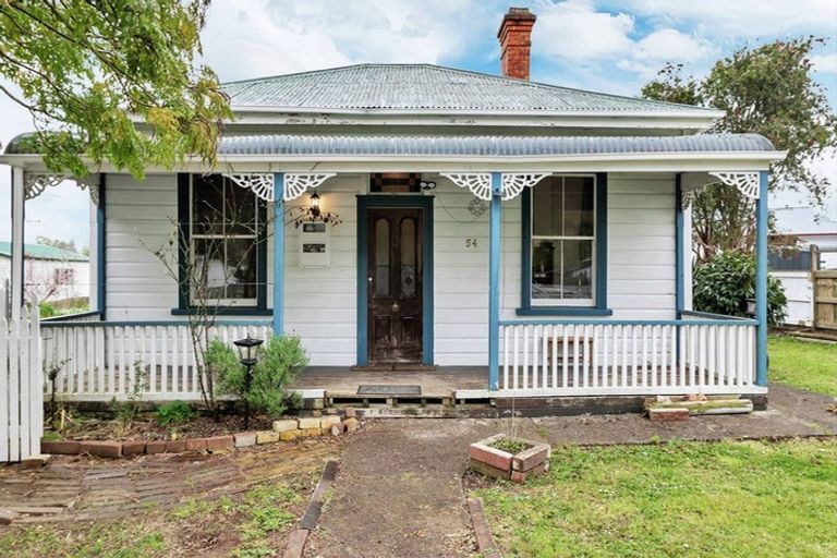 Photo of property in 54 George Street, Hikurangi, 0114