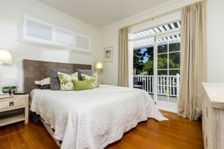 Photo of property in 17 Albert Road, Kelston, Auckland, 0602