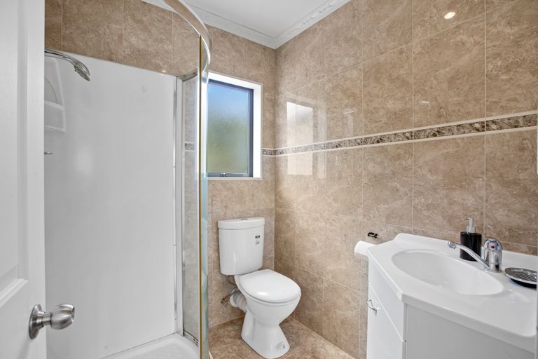 Photo of property in 87b Wallace Road, Mangere Bridge, Auckland, 2022