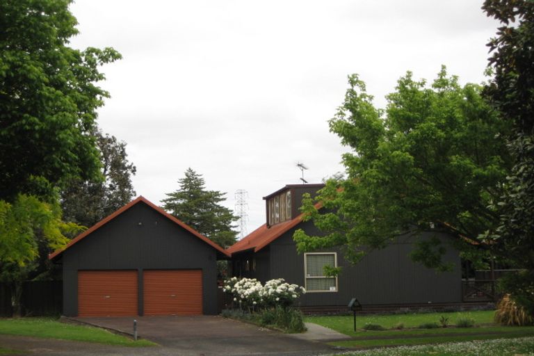 Photo of property in 11 Zenith Place, Conifer Grove, Takanini, 2112