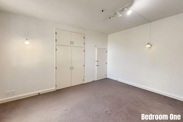 Photo of property in 207 Tasman Street, Mount Cook, Wellington, 6021