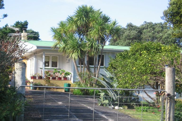 Photo of property in 90 Kauri Point Road, Laingholm, Auckland, 0604