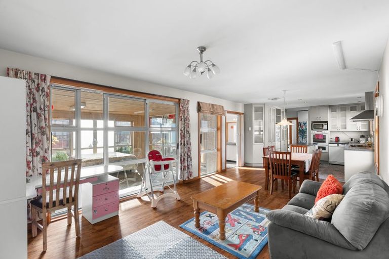 Photo of property in 424 Memorial Avenue, Burnside, Christchurch, 8053