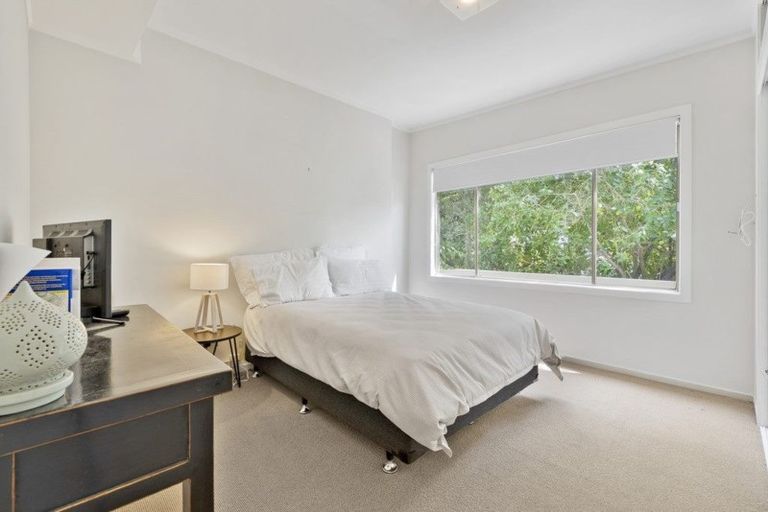Photo of property in 13/18 Parr Terrace, Castor Bay, Auckland, 0620