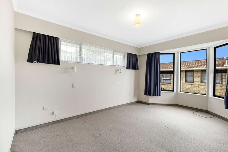 Photo of property in 5 Saint Ives Grove, Whalers Gate, New Plymouth, 4310