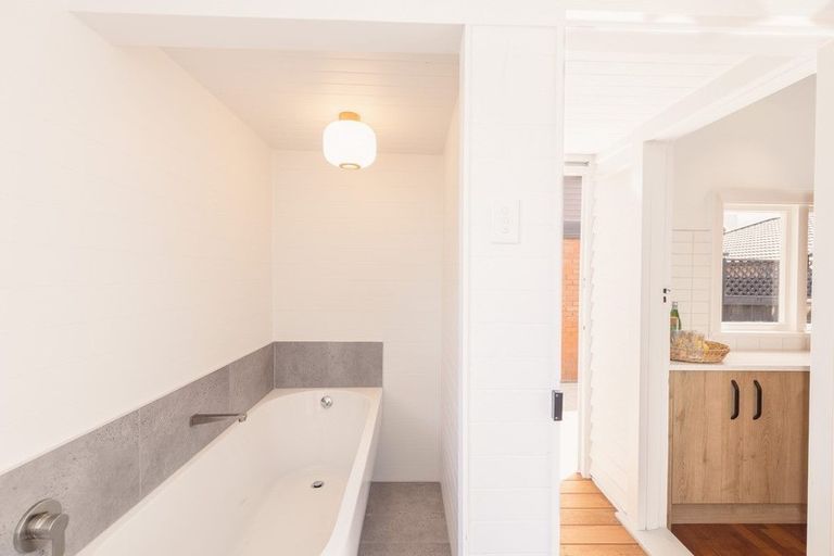 Photo of property in 8 Freyberg Avenue, Riccarton, Christchurch, 8011