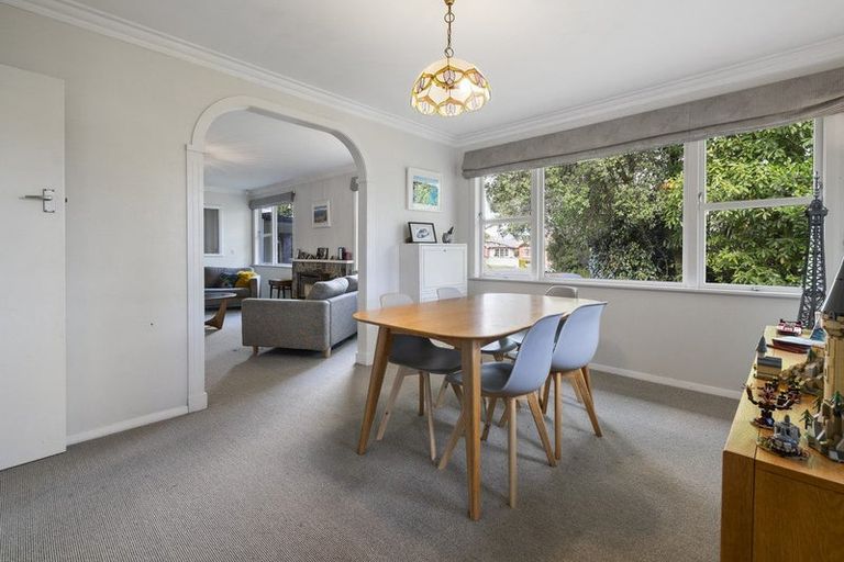 Photo of property in 9 Athlone Place, Hokowhitu, Palmerston North, 4410