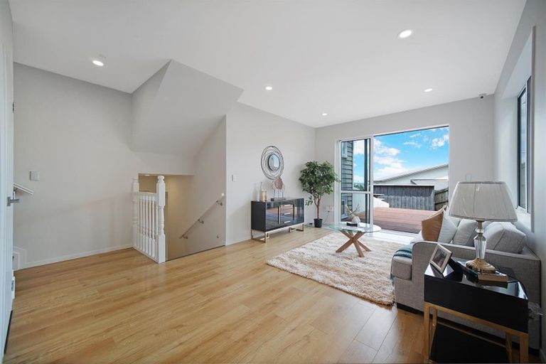 Photo of property in 116 Keri Vista Rise, Papakura, 2110