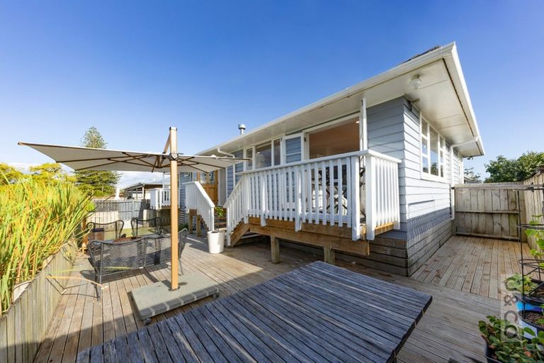 Photo of property in 15a Springs Road, Parakai, 0830