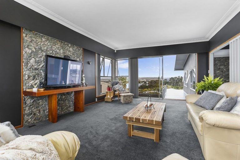 Photo of property in 11 Hadfield Street, Beach Haven, Auckland, 0626
