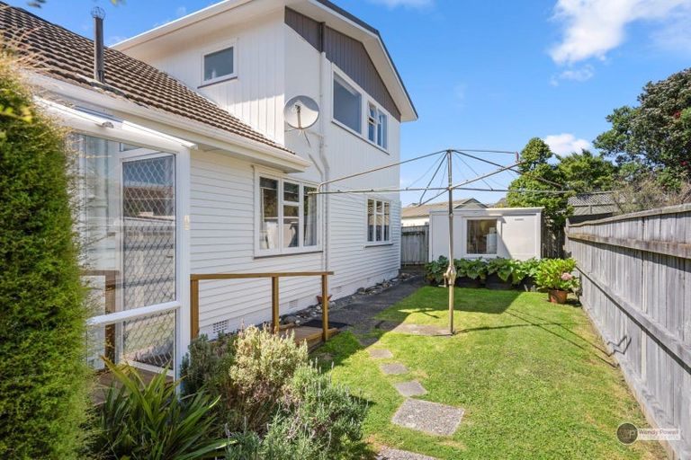 Photo of property in 85 Normandale Road, Normandale, Lower Hutt, 5010
