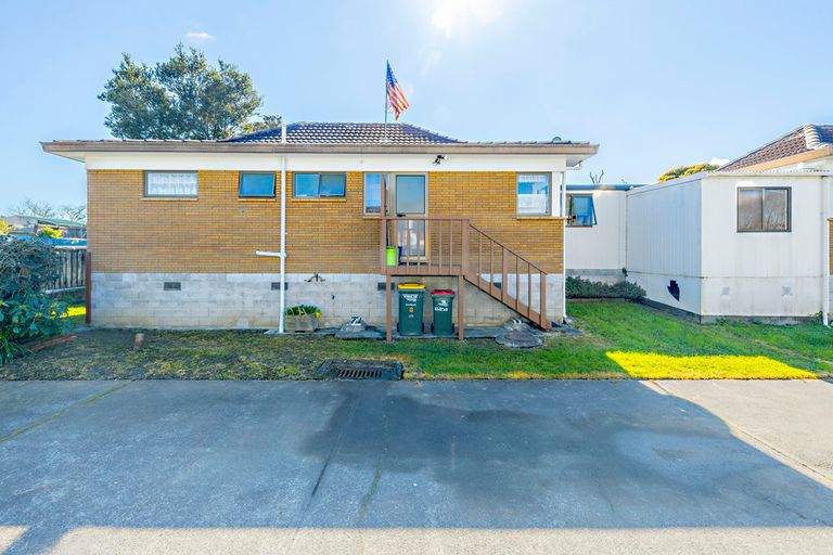 Photo of property in 2/553 Weymouth Road, Weymouth, Auckland, 2103