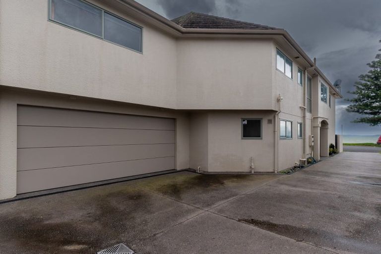 Photo of property in 1/21 The Esplanade, Eastern Beach, Auckland, 2012