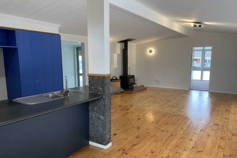 Photo of property in 280 Te Moana Road, Waikanae, 5036