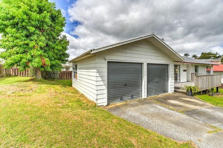 Photo of property in 1/33 Bellringer Road, Massey, Auckland, 0614