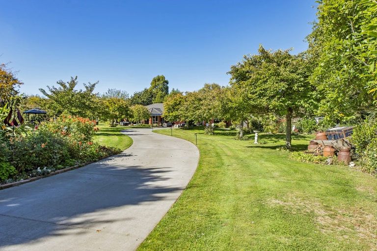 Photo of property in 17 Bridge Street, Southbridge, 7602