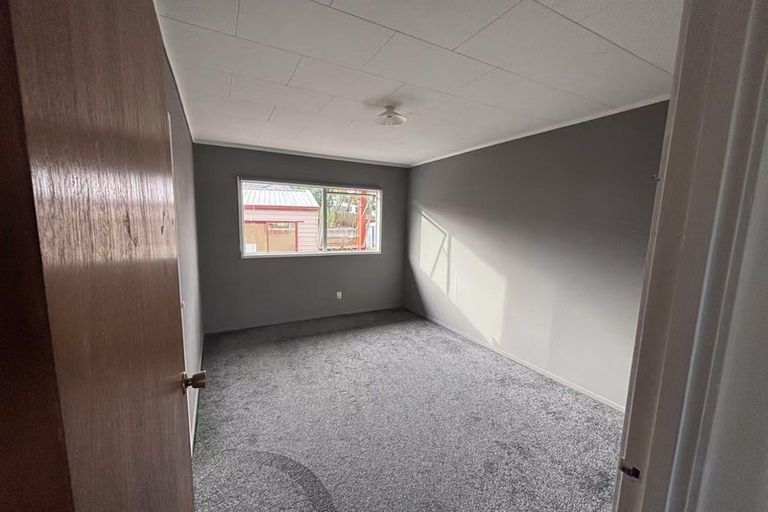 Photo of property in 7 Helleur Road, Massey, Auckland, 0614