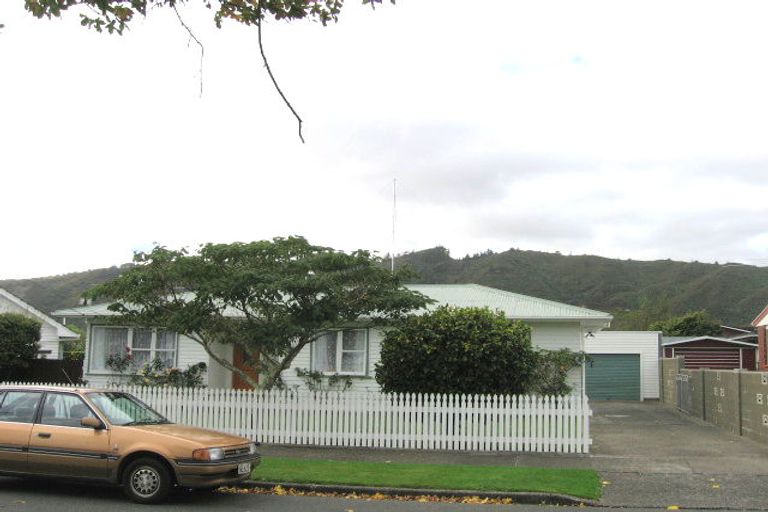 Photo of property in 26 Foster Street, Taita, Lower Hutt, 5011