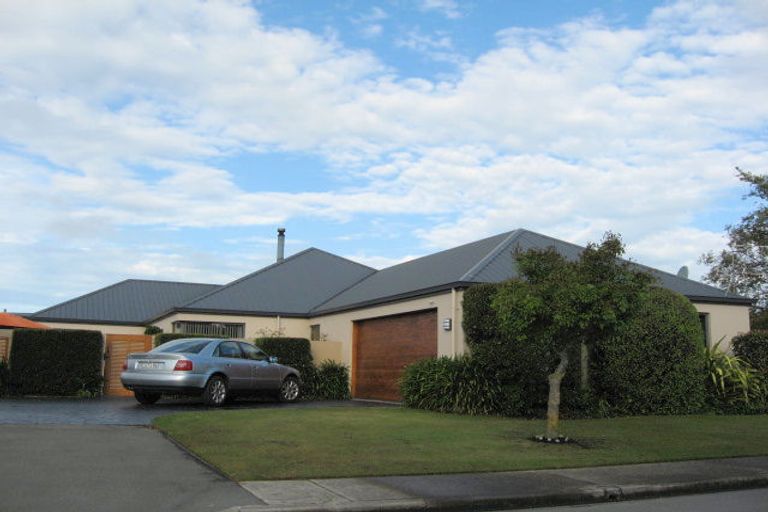 Photo of property in 32 Melford Close, Rangiora, 7400