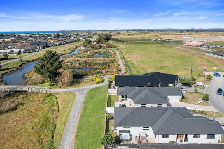 Photo of property in 69 Harding Drive, Papamoa Beach, Papamoa, 3118