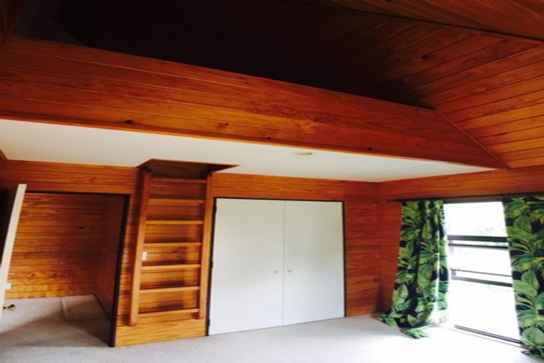 Photo of property in 7 Venus Place, Half Moon Bay, Auckland, 2012