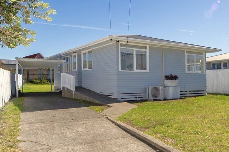 Photo of property in 23 Raupo Street, Castlecliff, Whanganui, 4501